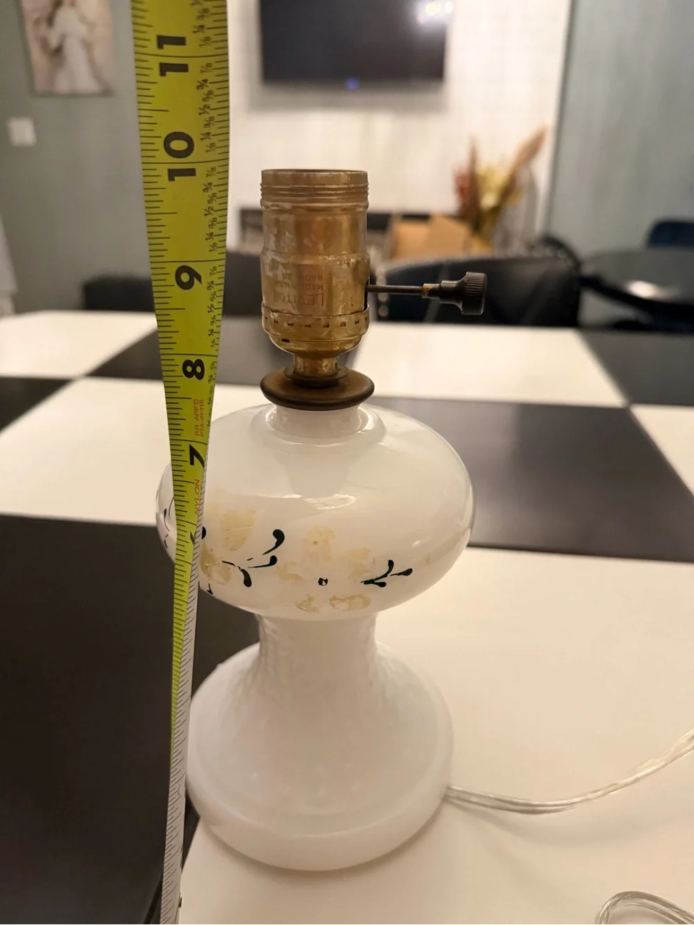 Vintage Milk Glass Table Lamp – Hobnail Floral Accent Lamp